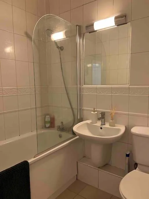 Victorian Stay In Ocean Village Southampton Apartment